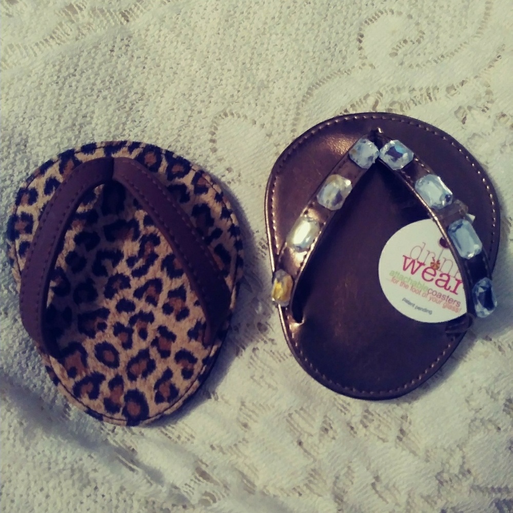 2 wine glass holders